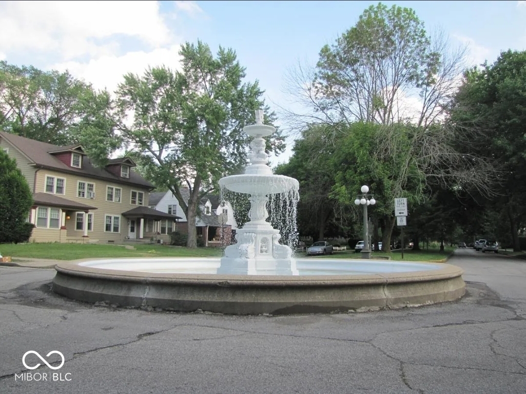 640 Woodruff Place Middle Drive