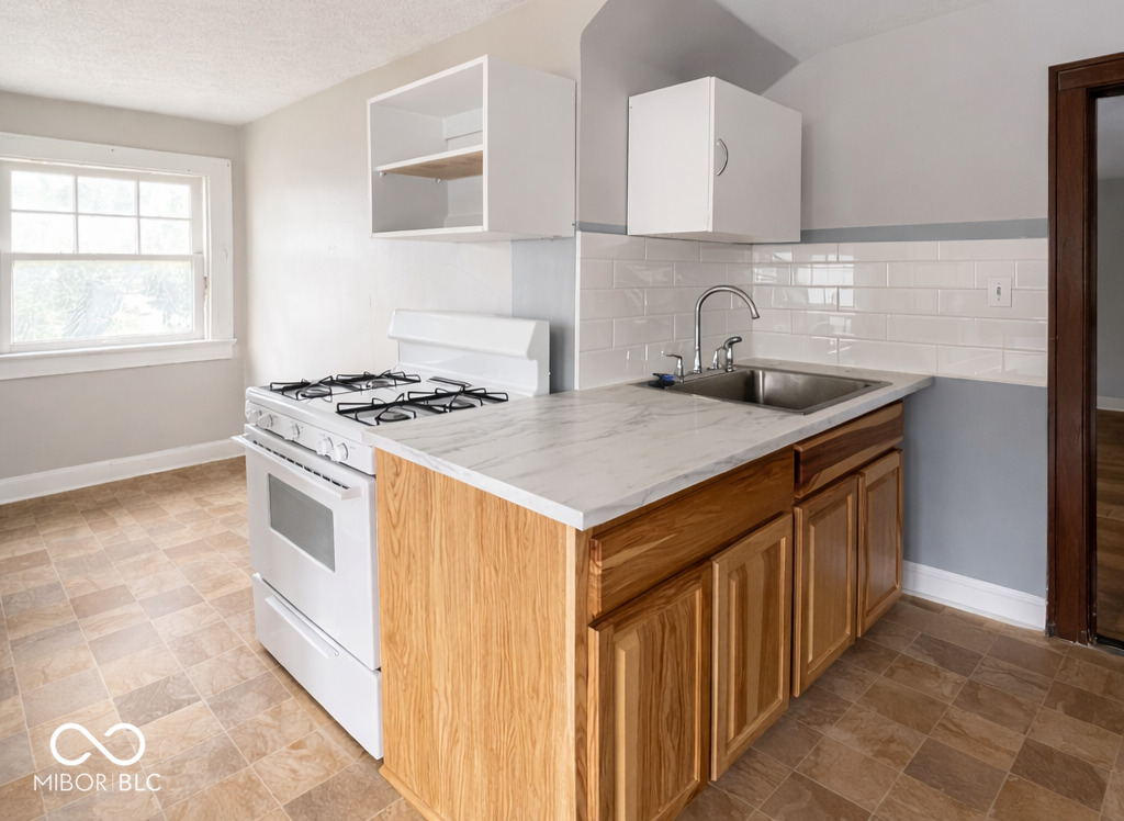 725 Woodruff Place Middle Drive