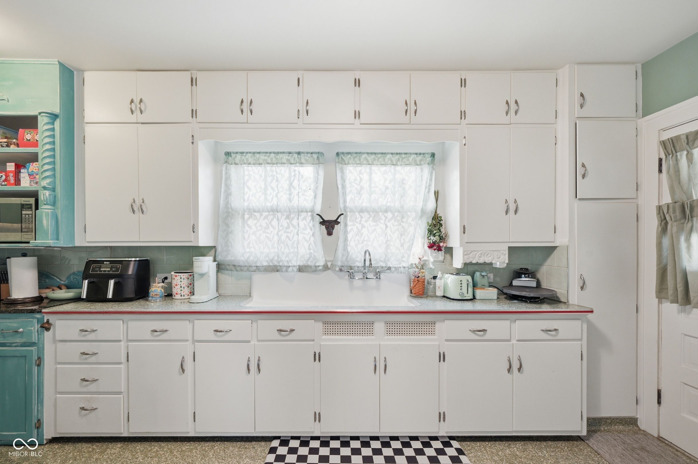 2502 S Delaware Street