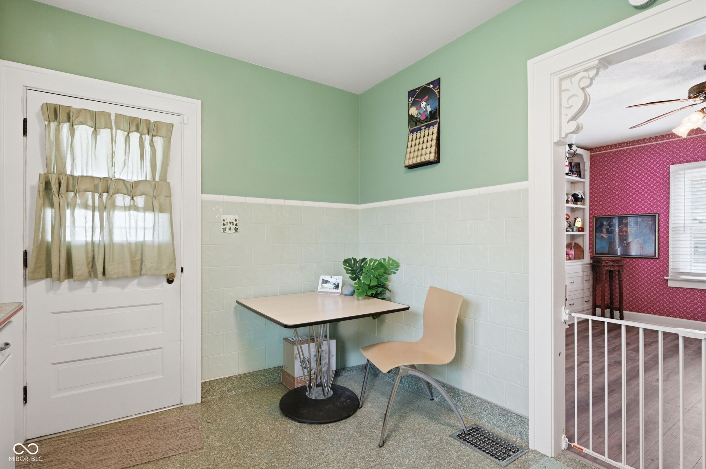 2502 S Delaware Street