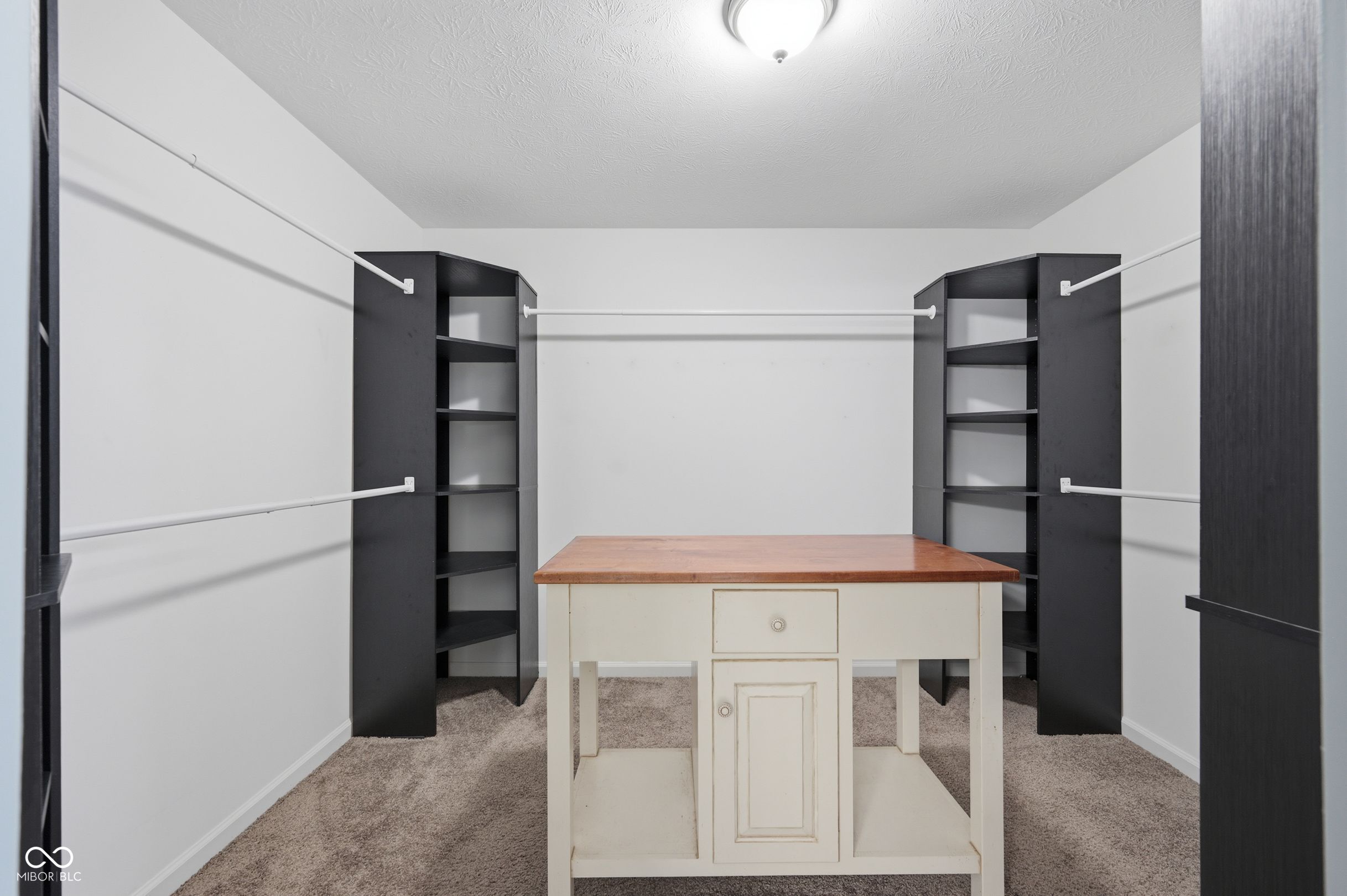 884 Capricorn Drive