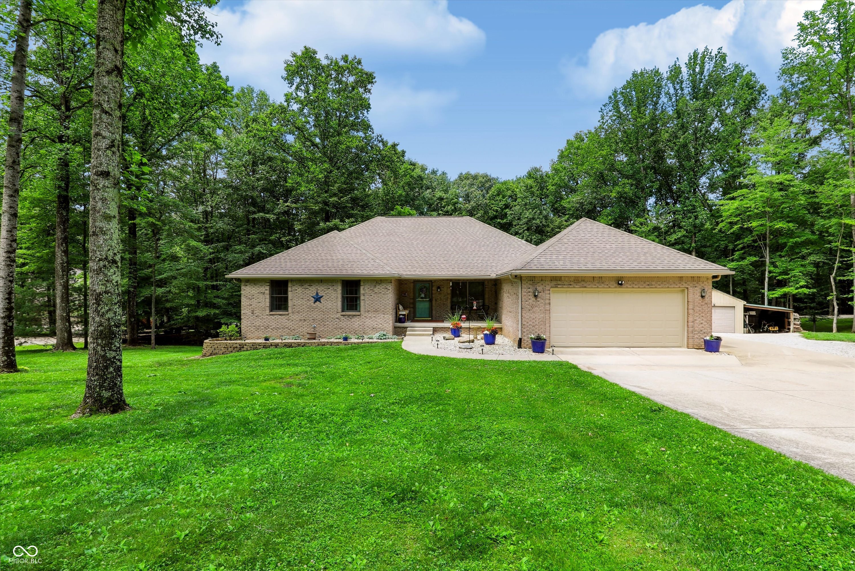 4444 Tulip Drive N