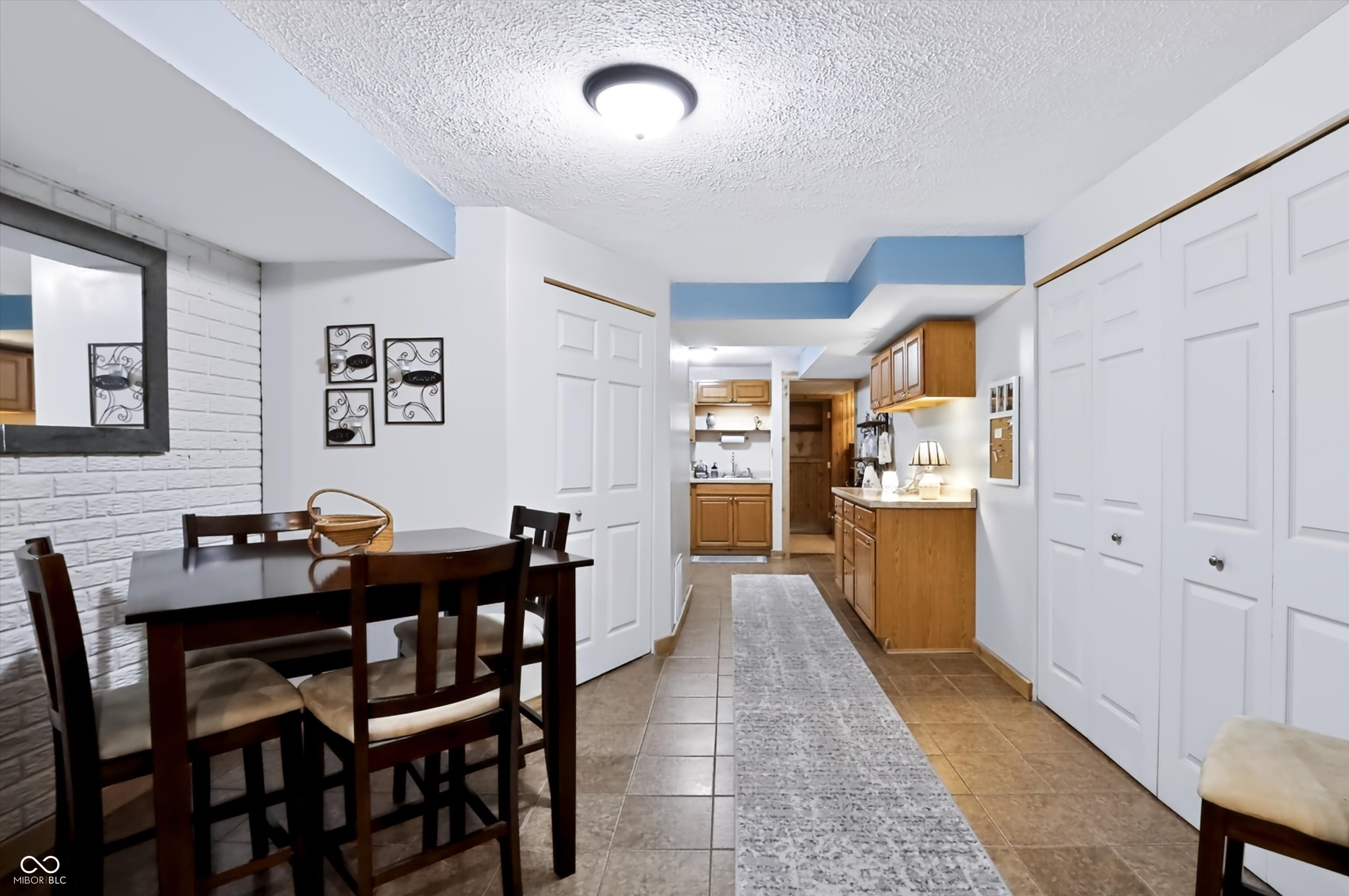 4444 Tulip Drive N
