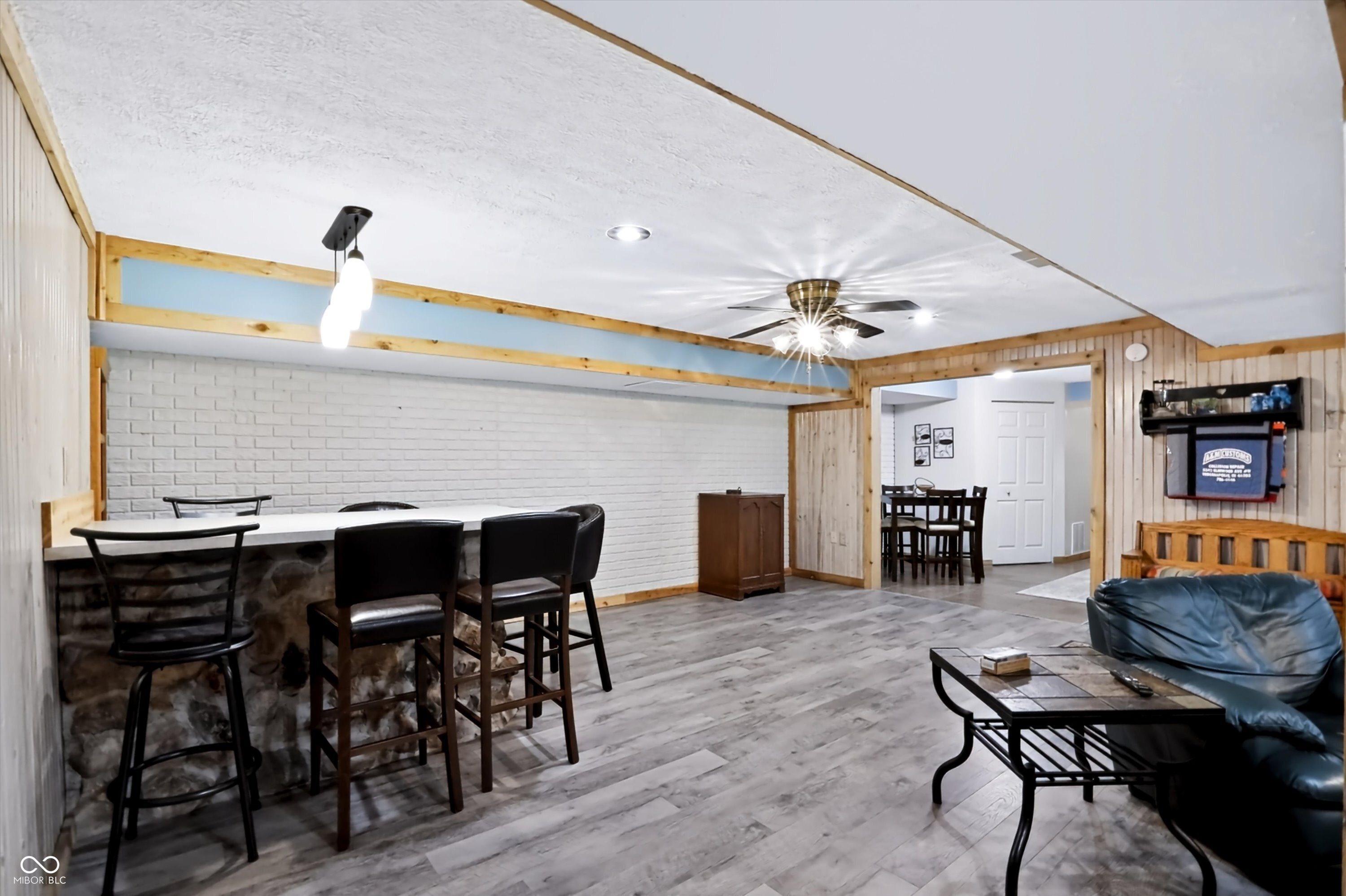 4444 Tulip Drive N