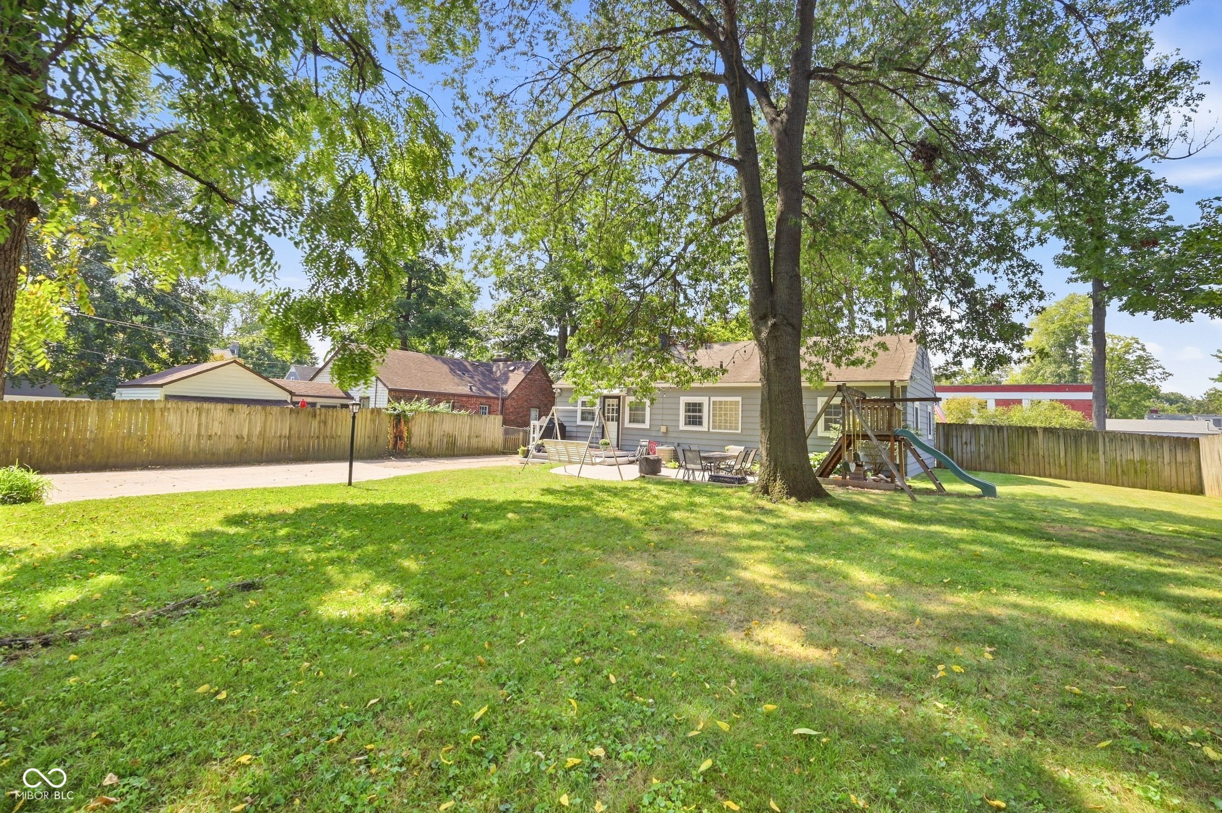 5925 Kingsley Drive