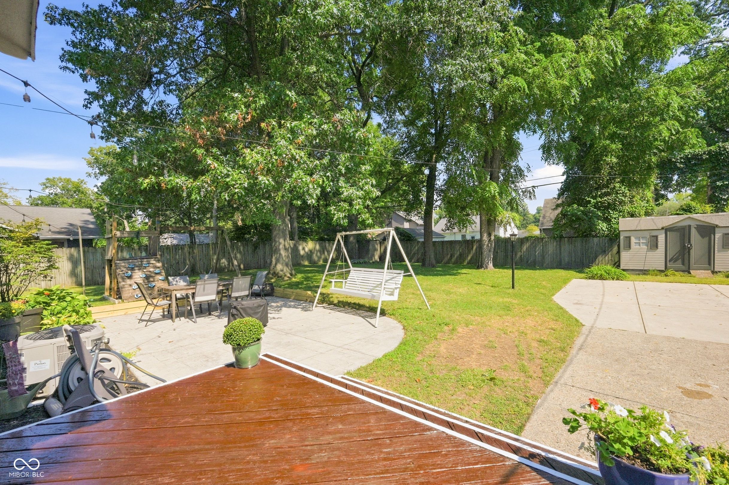 5925 Kingsley Drive