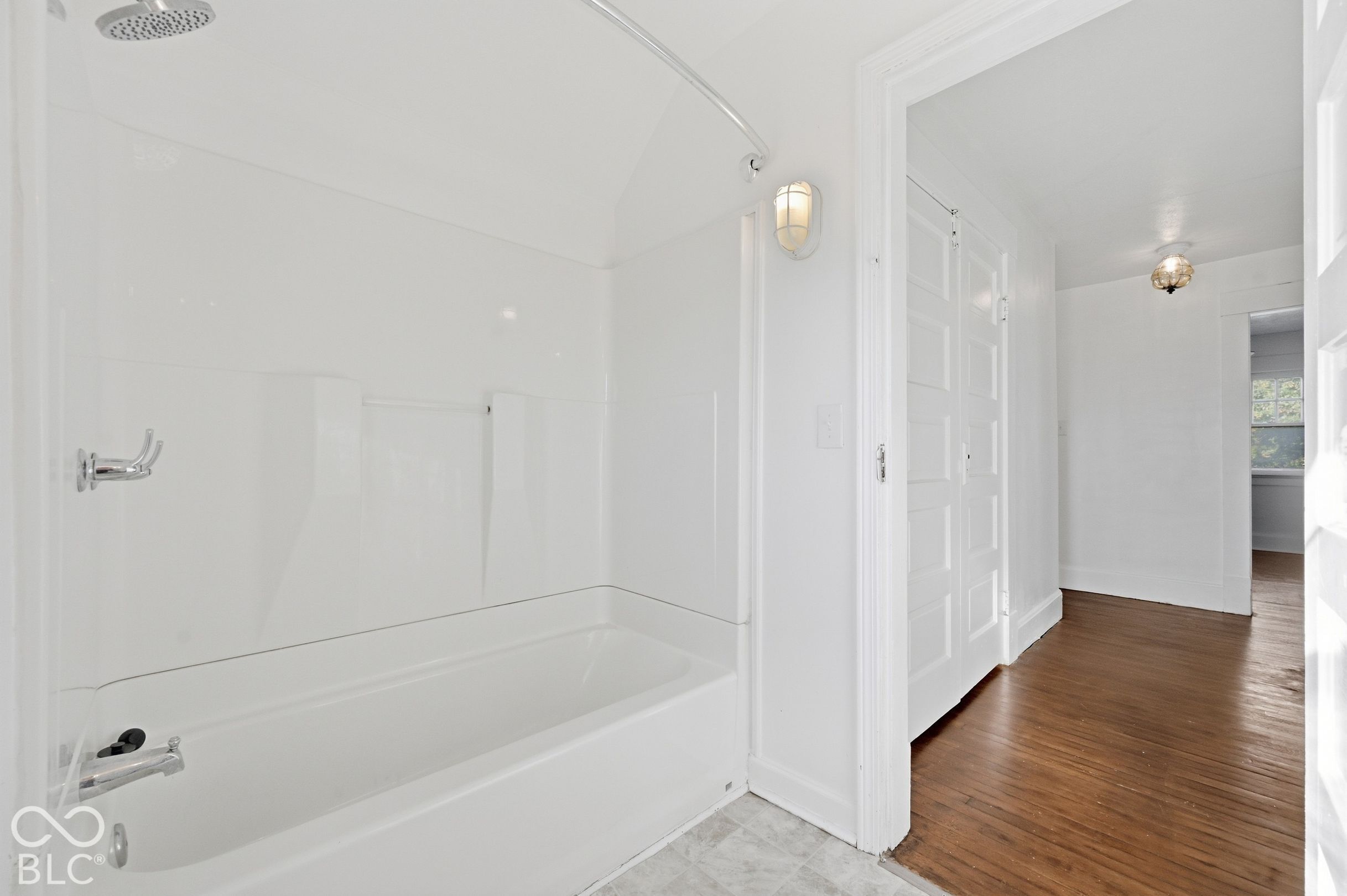 323 N Drexel Avenue