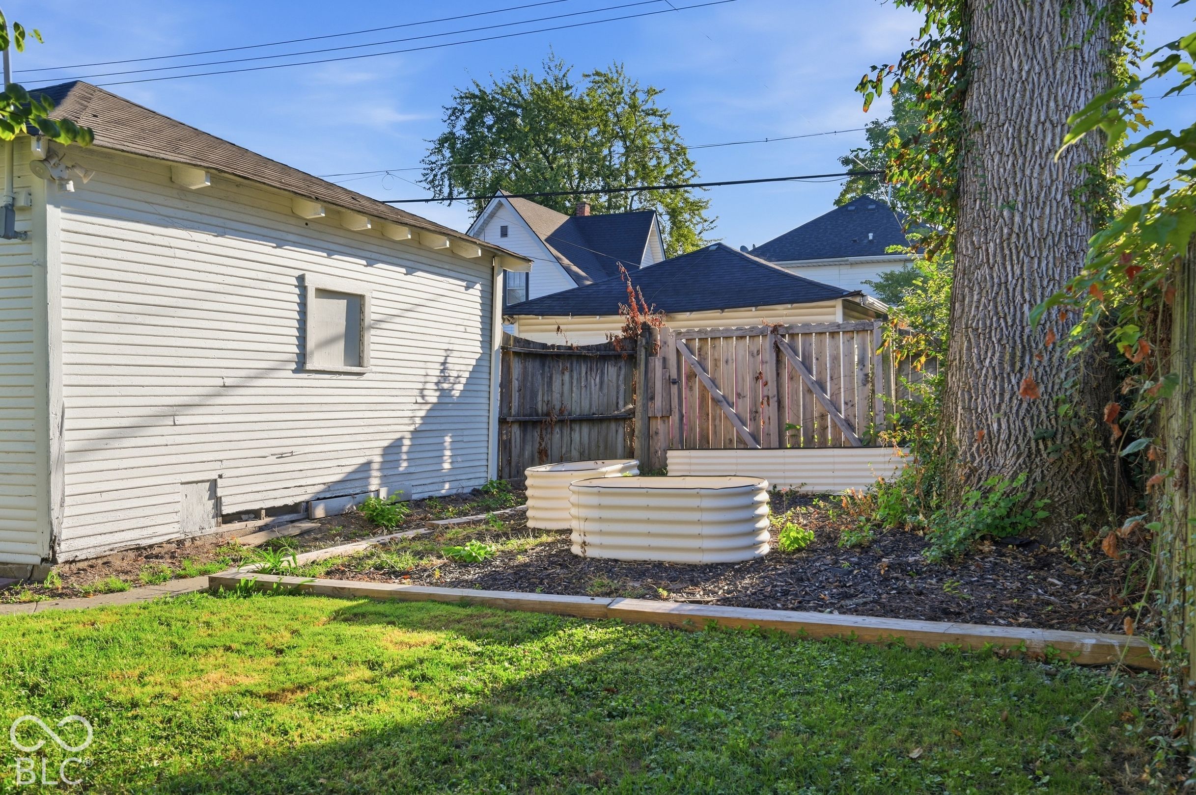 323 N Drexel Avenue
