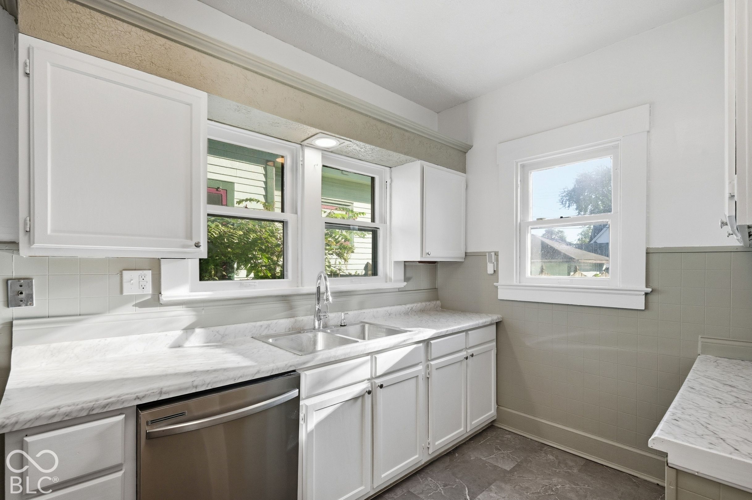 323 N Drexel Avenue