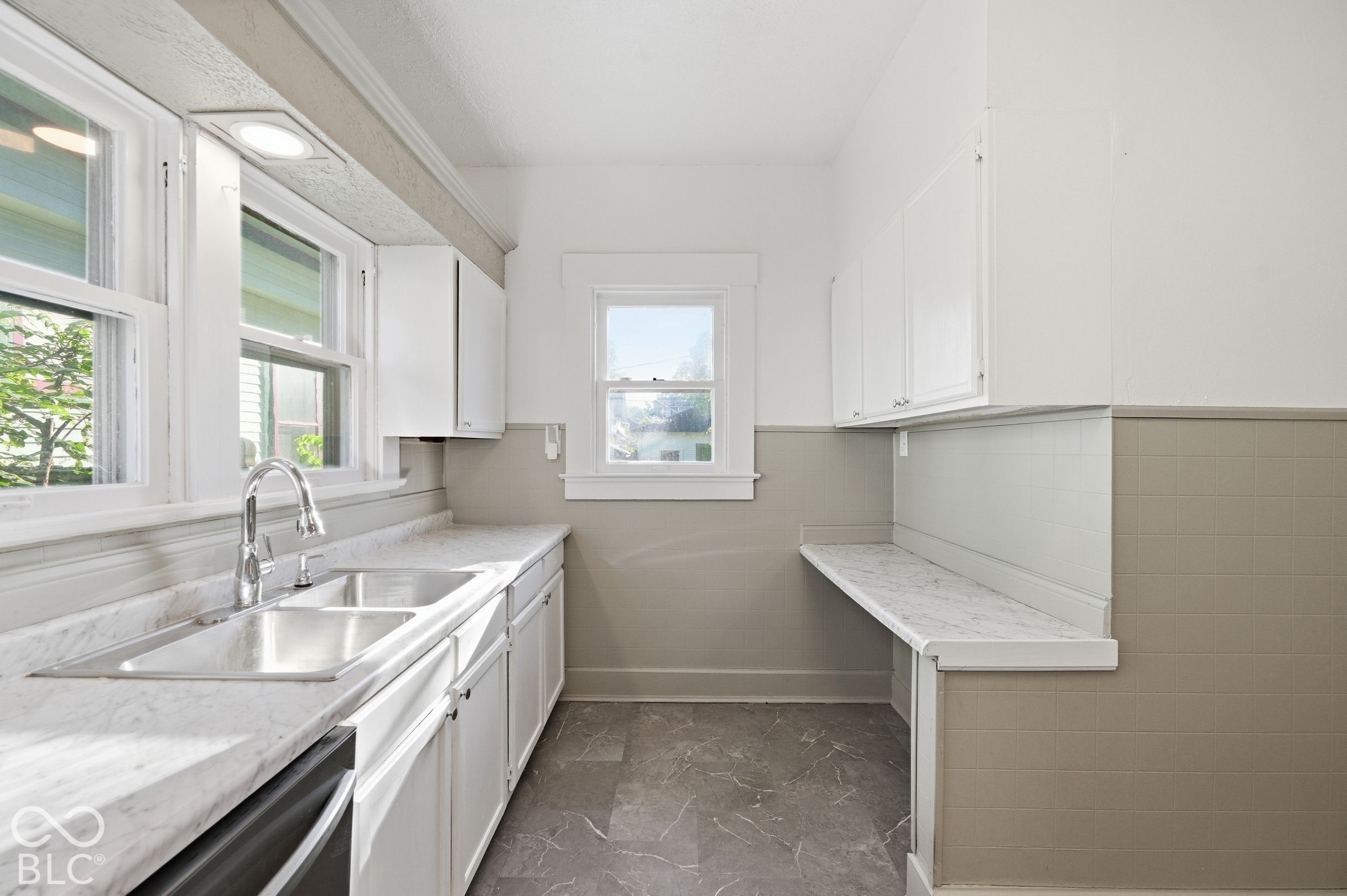 323 N Drexel Avenue