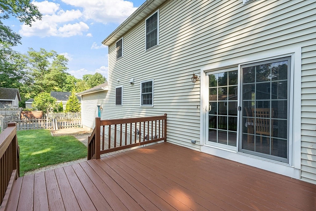 27 Lake Shore Dr S