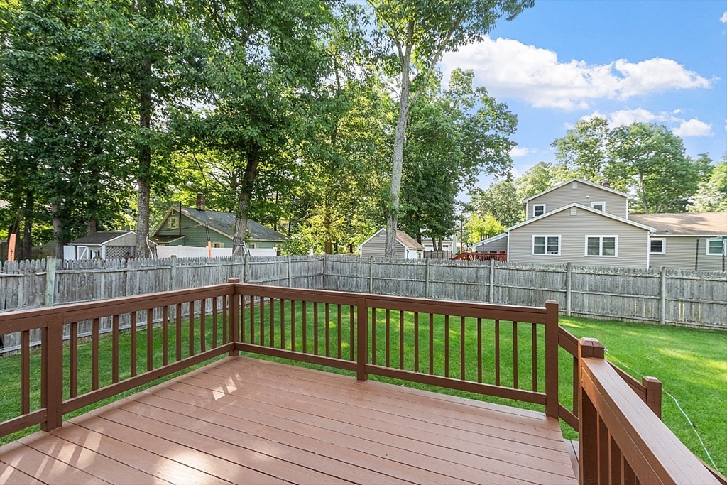 27 Lake Shore Dr S