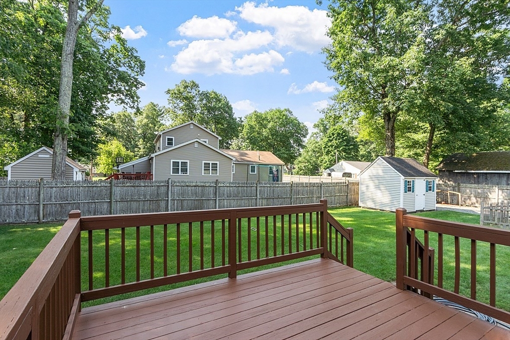 27 Lake Shore Dr S