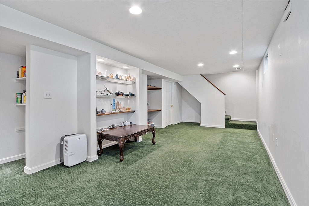 27 Lake Shore Dr S