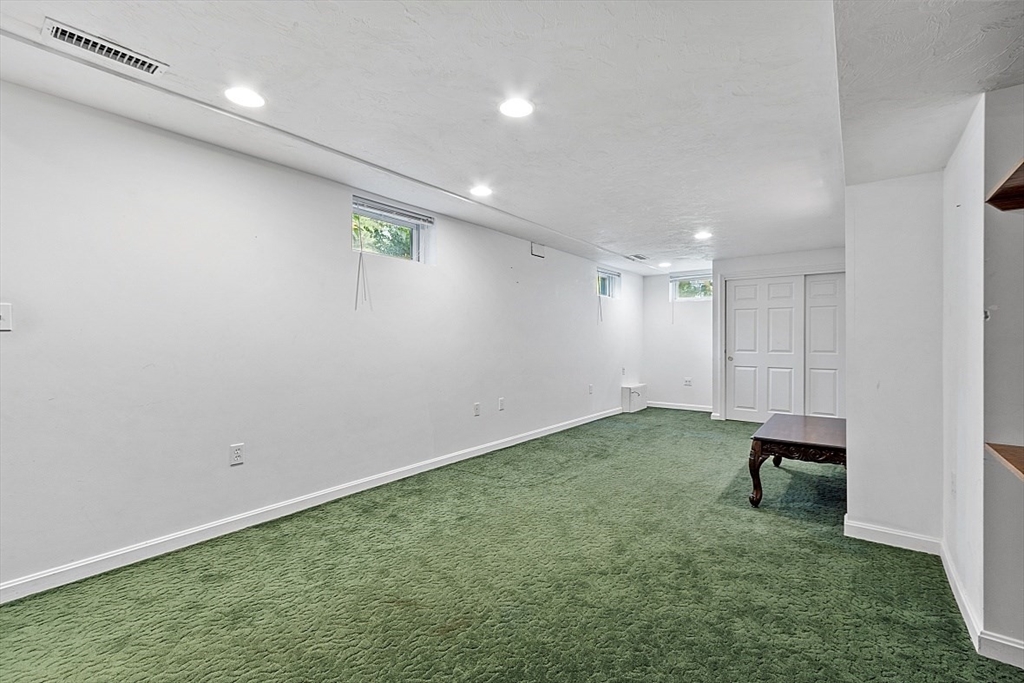 27 Lake Shore Dr S