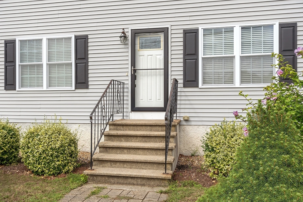 22 Rainbow Rd