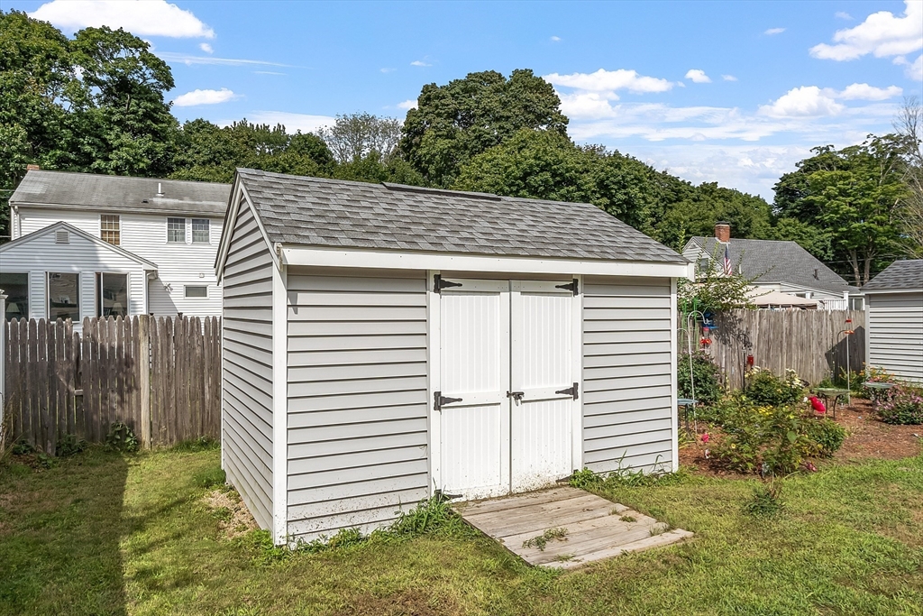 22 Rainbow Rd