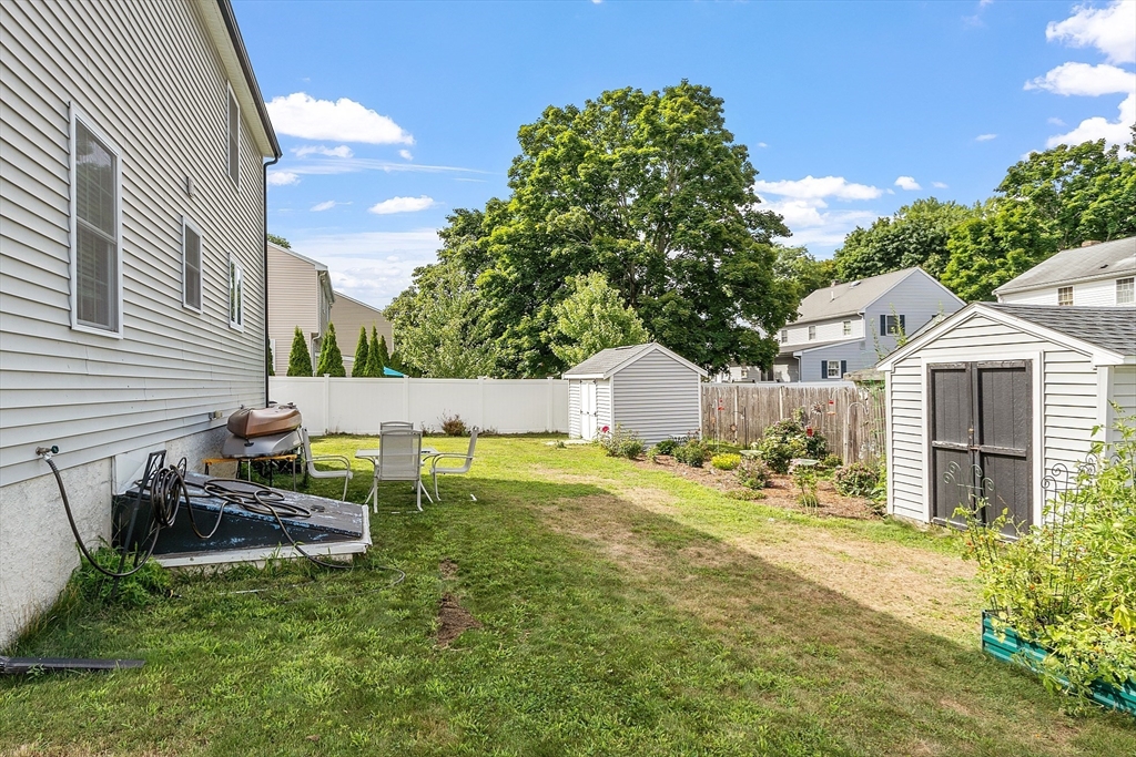 22 Rainbow Rd