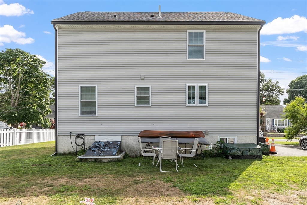 22 Rainbow Rd