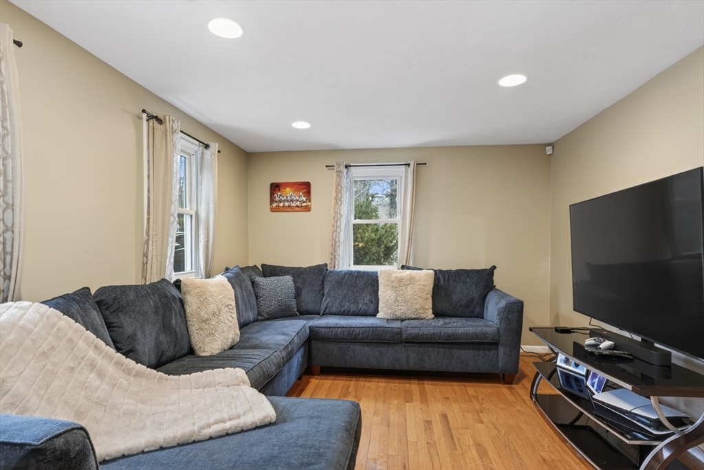 12 Keyes Road