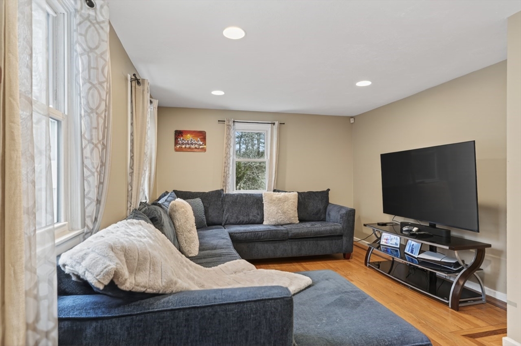 12 Keyes Road