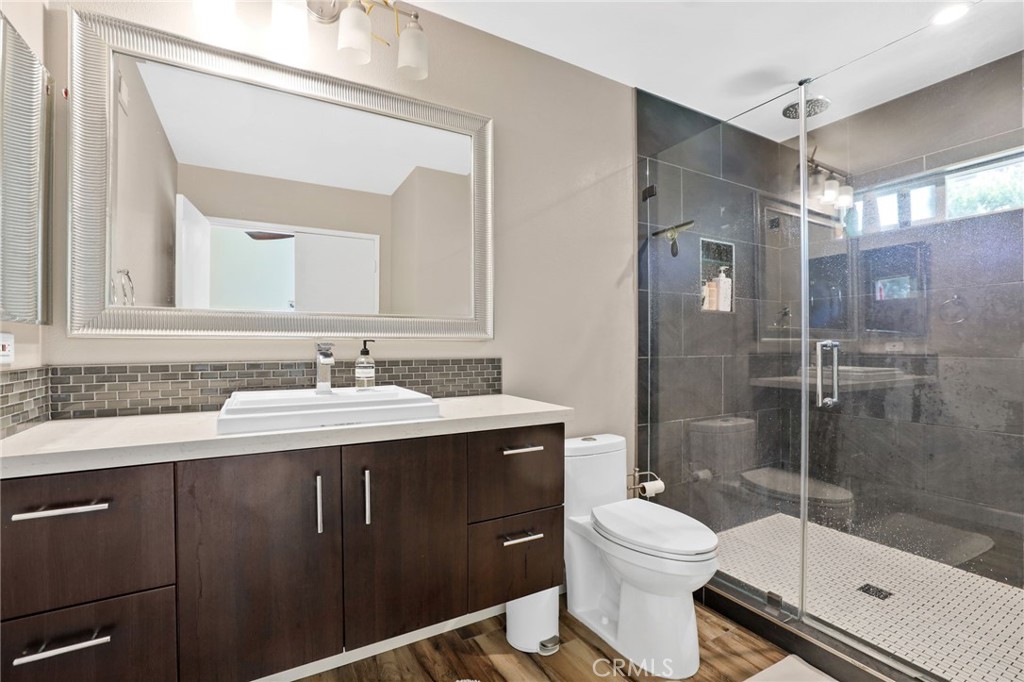 2017 Port Cardiff Place