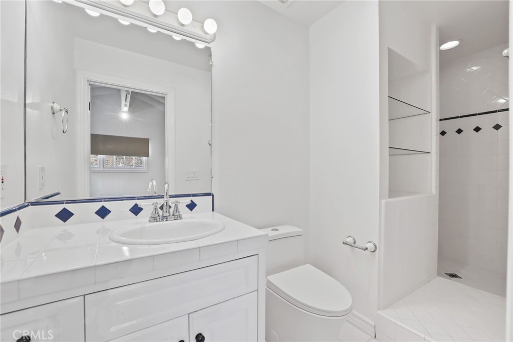 1951 Port Weybridge Place