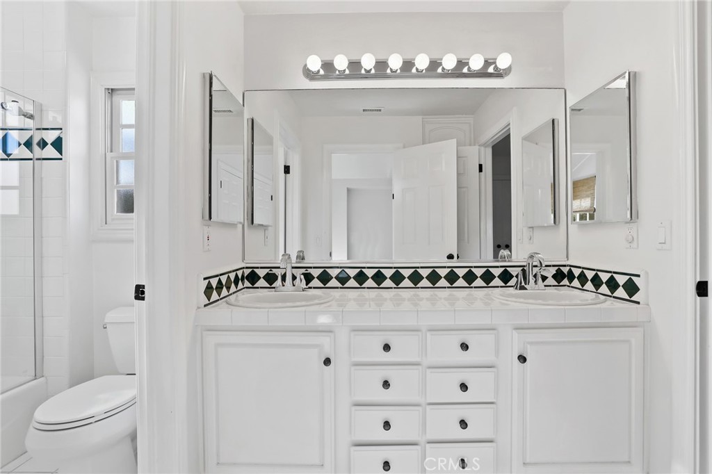 1951 Port Weybridge Place