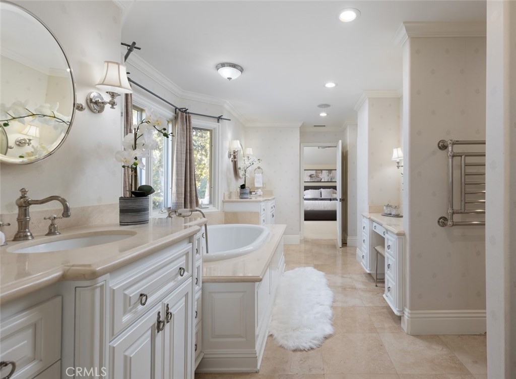 1998 Port Claridge Pl