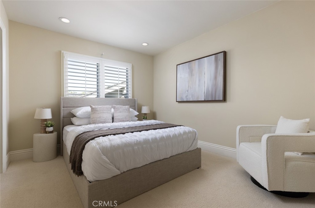 1998 Port Claridge Pl