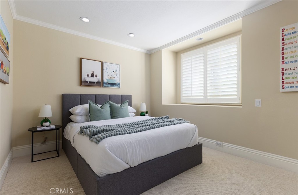 1998 Port Claridge Pl