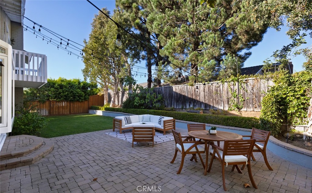 1998 Port Claridge Pl