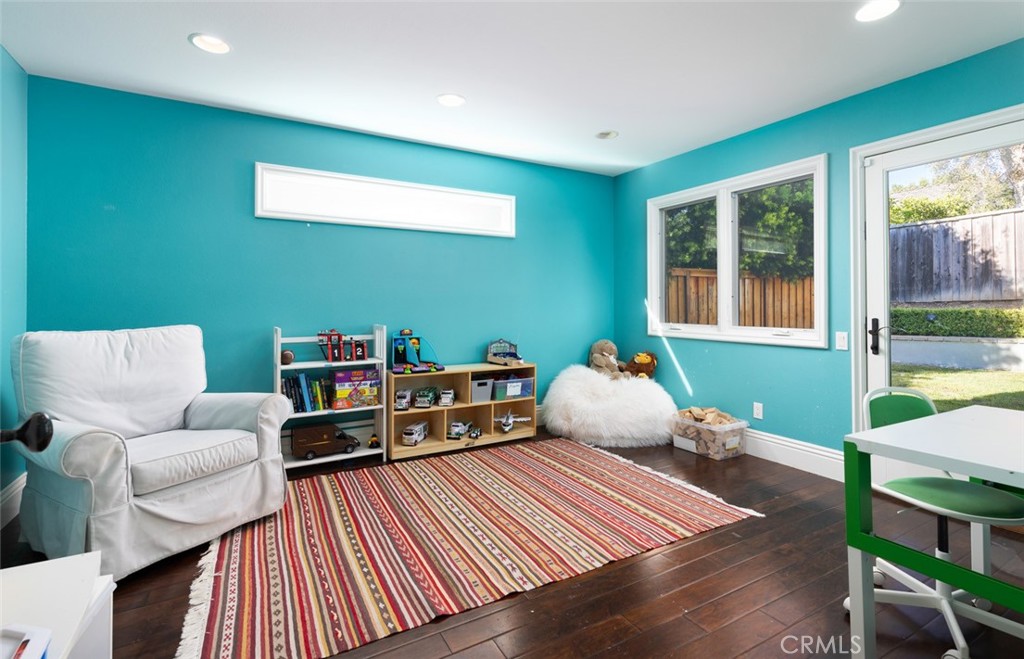 1998 Port Claridge Pl