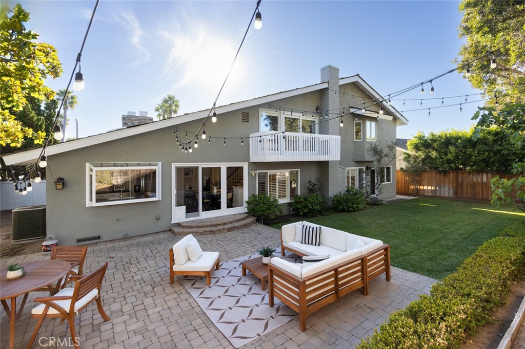 1998 Port Claridge Pl