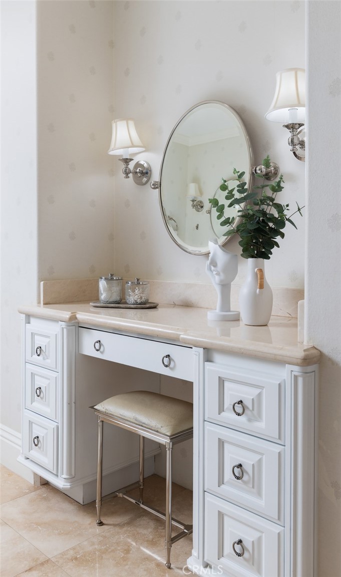 1998 Port Claridge Pl