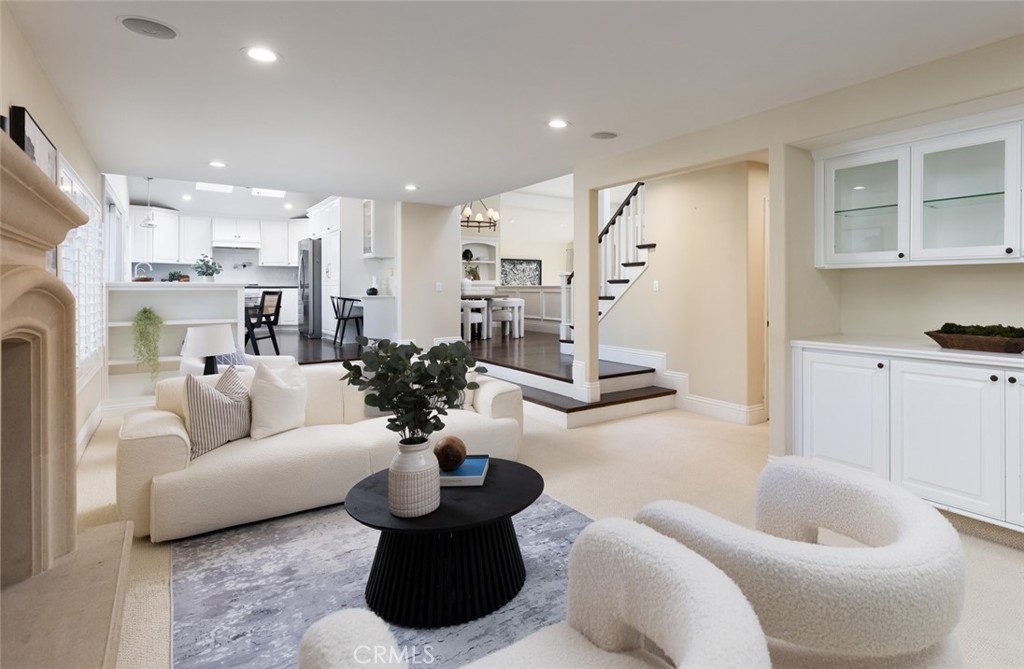 1998 Port Claridge Pl