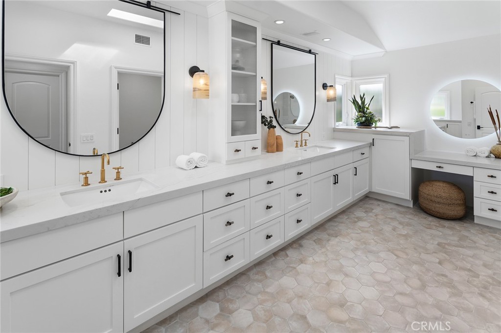 1969 Port Dunleigh Circle