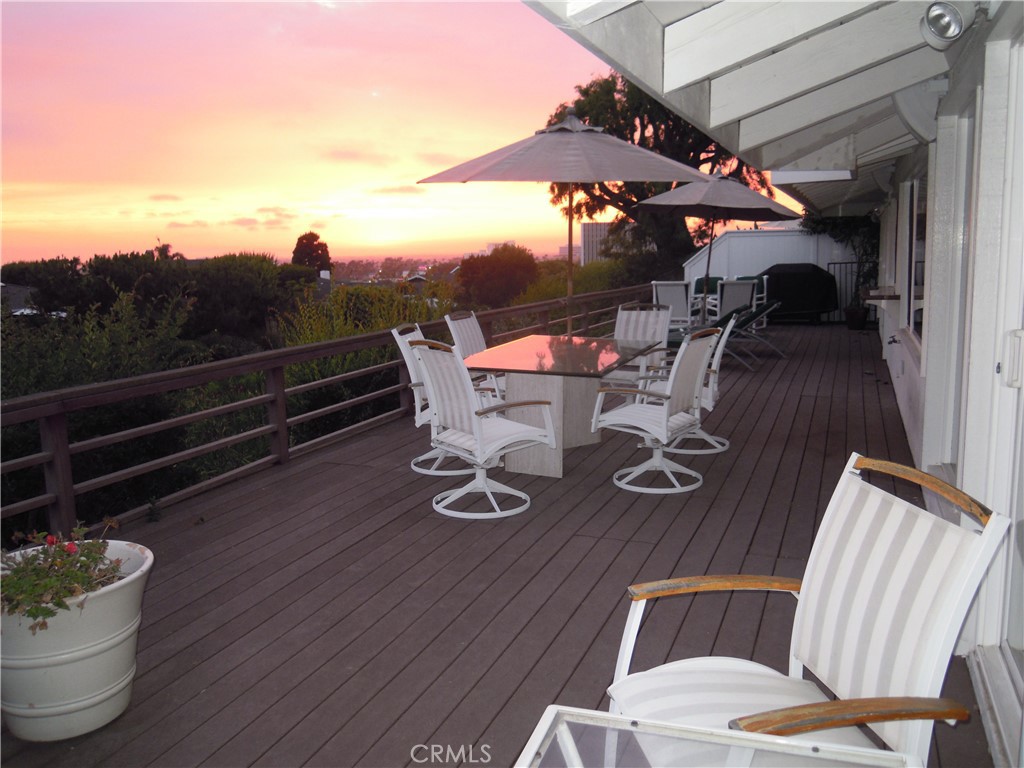 2815 Blue Water Drive