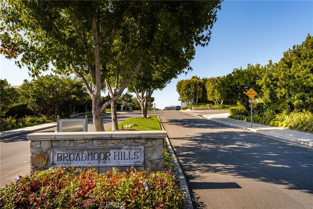 2815 Blue Water Drive