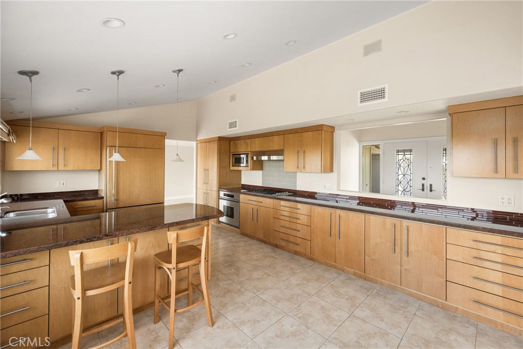 2815 Blue Water Drive