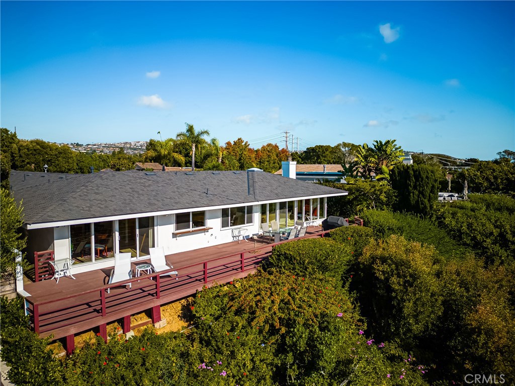 2815 Blue Water Drive