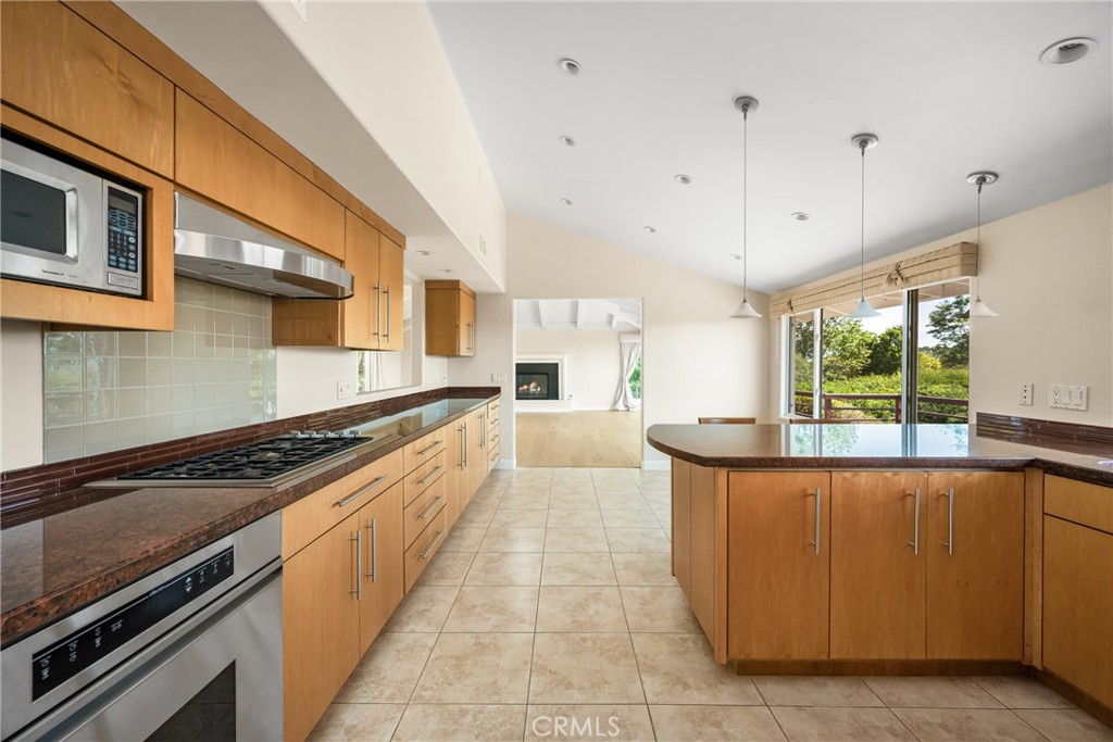 2815 Blue Water Drive