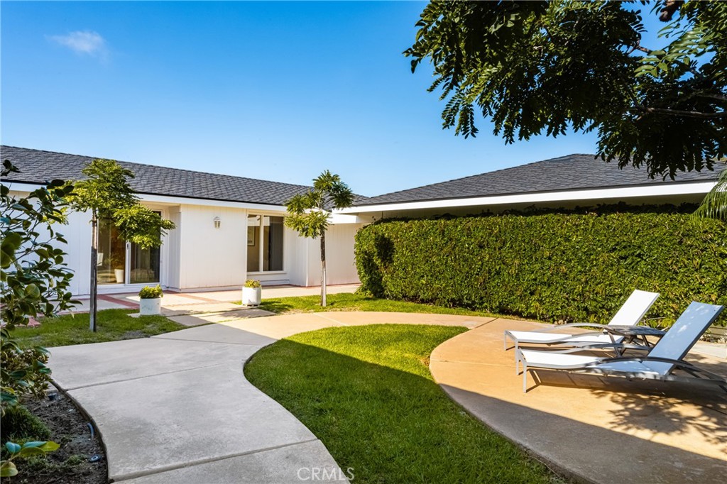 2815 Blue Water Drive