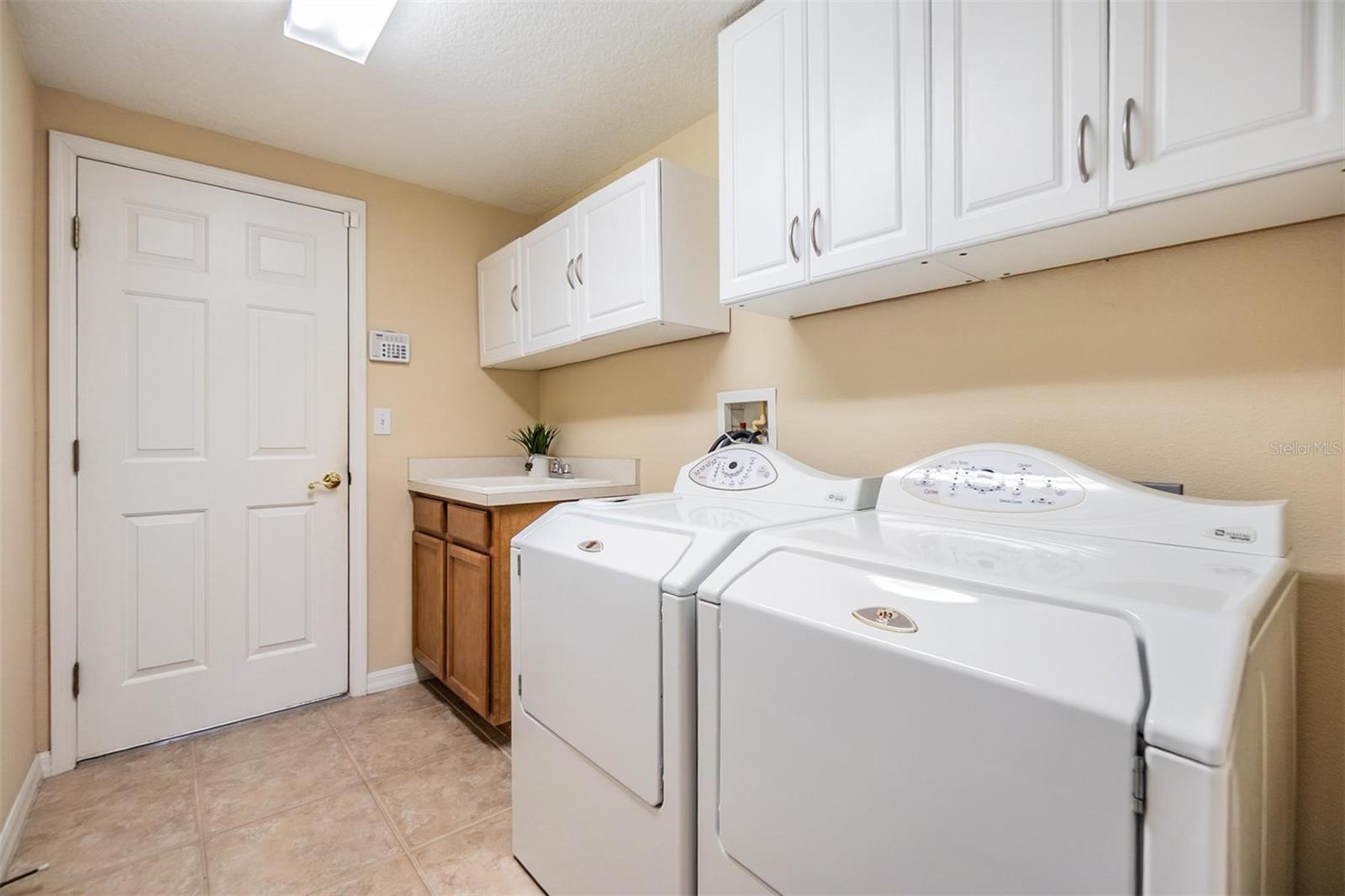 2354 MESSENGER CIR