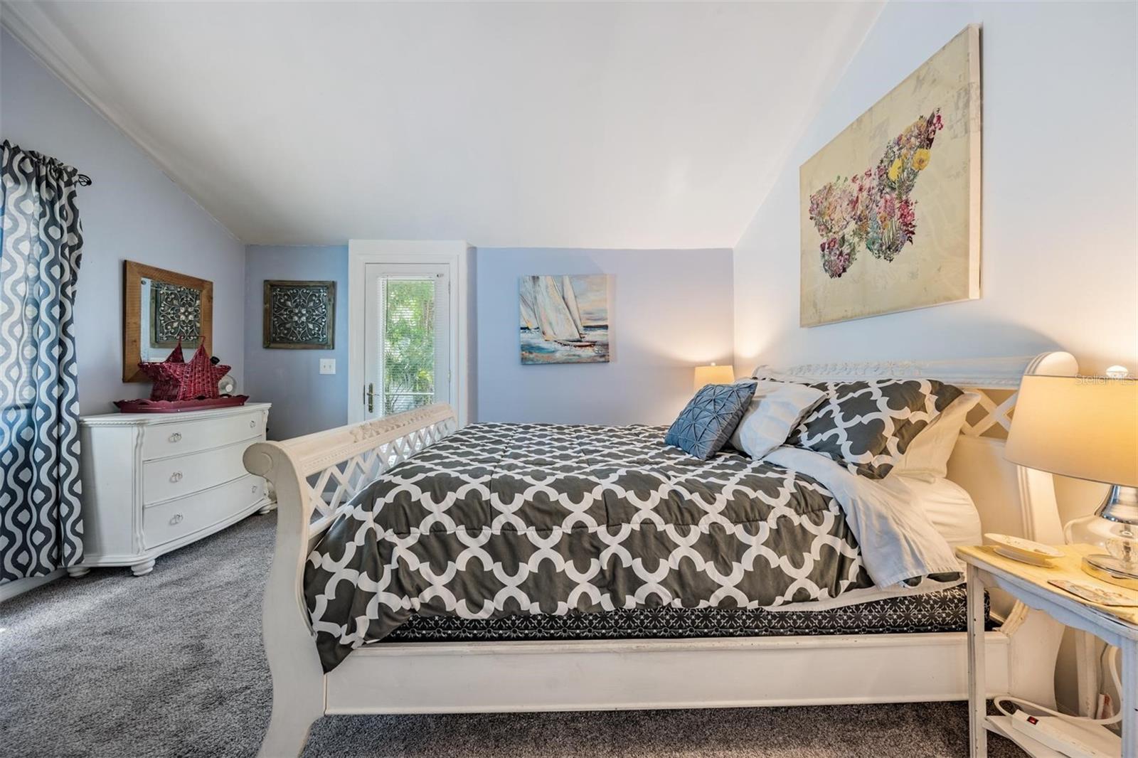 526 5TH AVE N