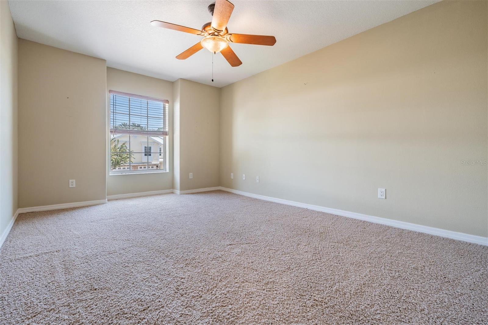 931 WOODBRIDGE CT