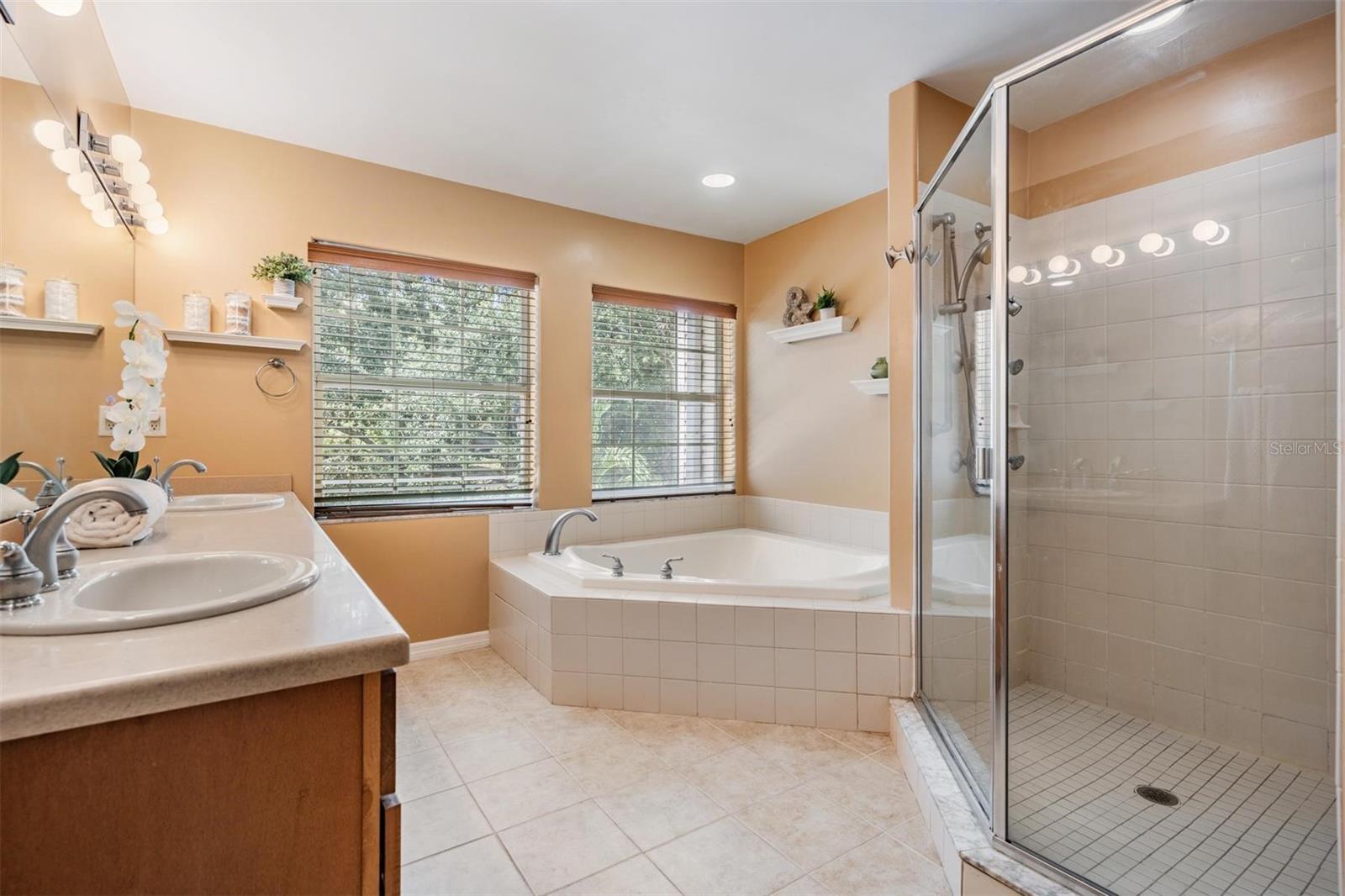 931 WOODBRIDGE CT
