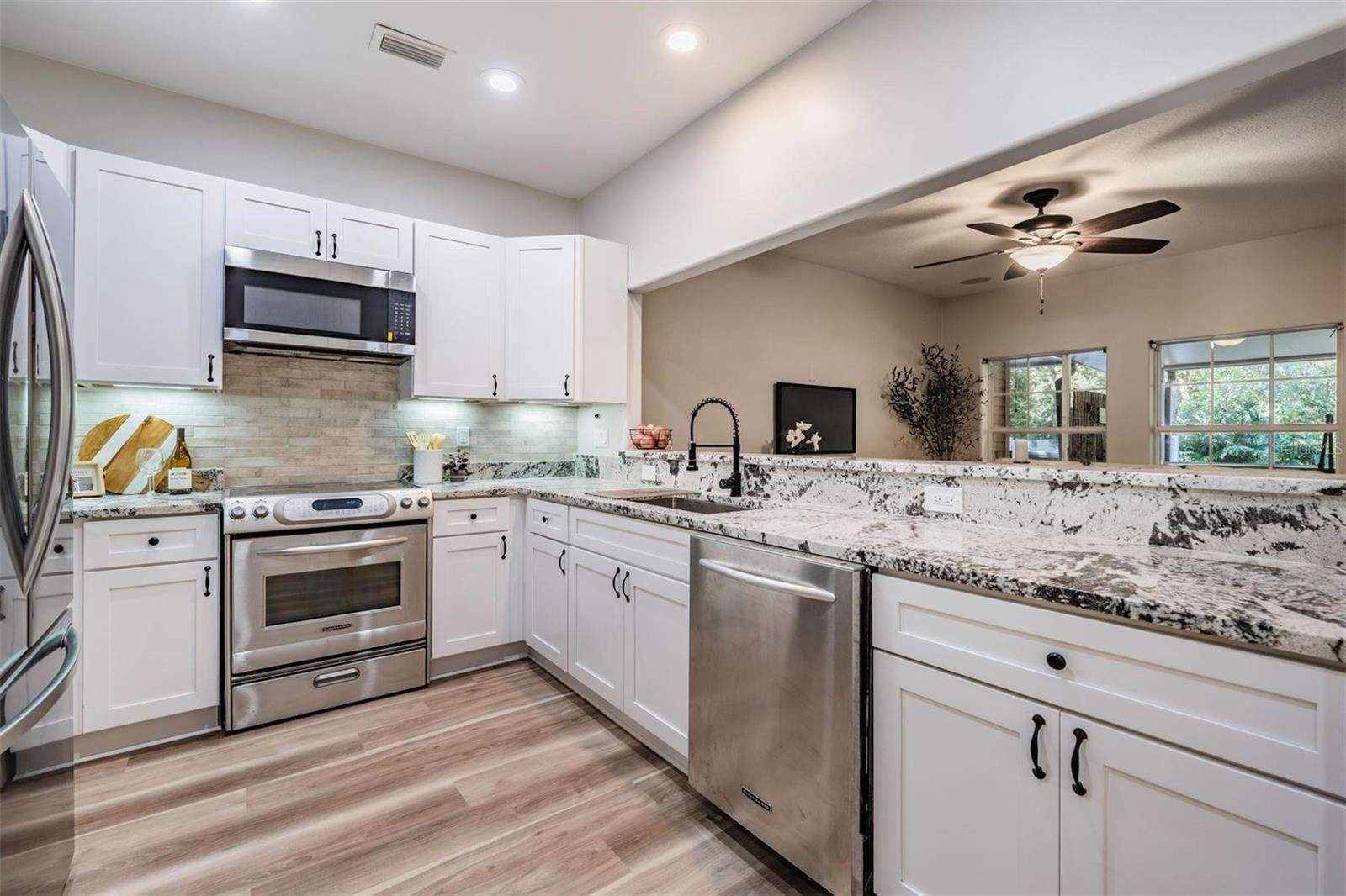 931 WOODBRIDGE CT