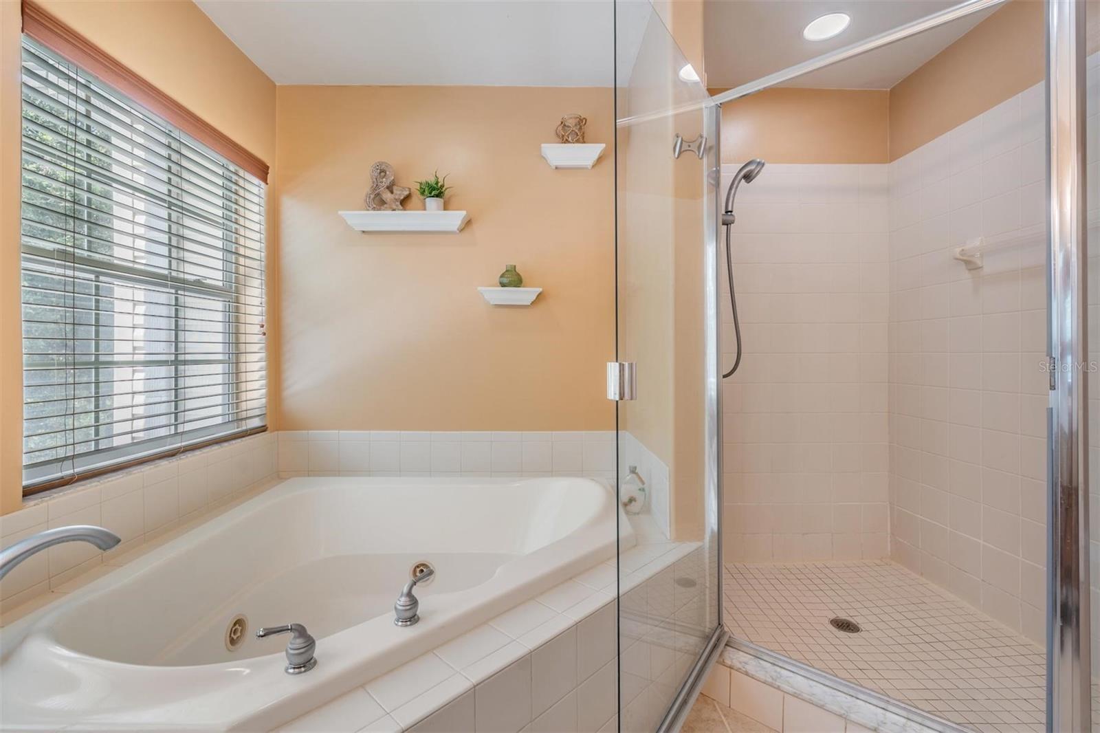 931 WOODBRIDGE CT