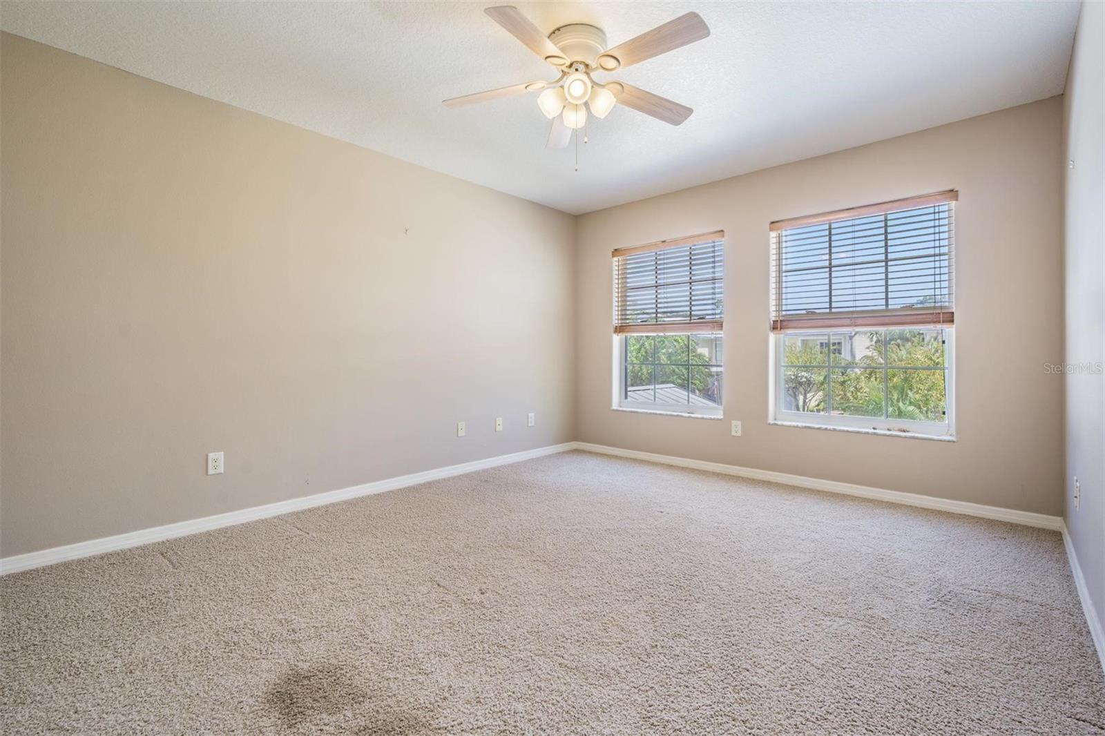 931 WOODBRIDGE CT